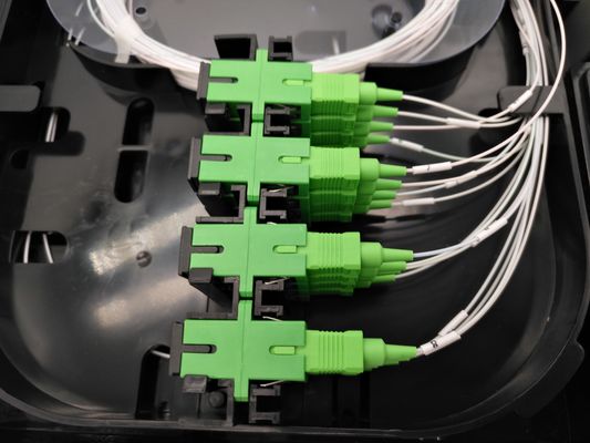 खरीदें FTTH IP65 16 पोर्ट 2pcs 1x8 फाइबर ऑप्टिक स्प्लिटर बॉक्स एरियल पोल वॉल माउंटिंग ब्लैक ऑनलाइन निर्माण