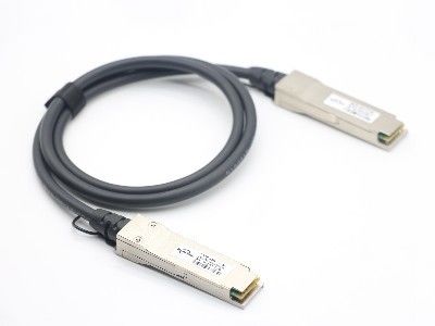 40G SFP DAC केबल QSFP+ से QSFP+ निष्क्रिय तांबा केबल पीवीसी काला
